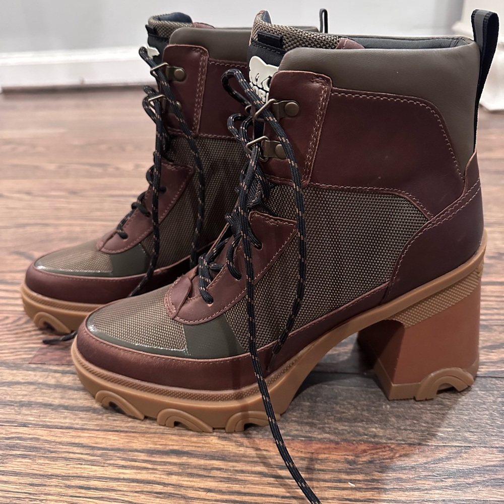 Sorel Brex Heel Lace boots